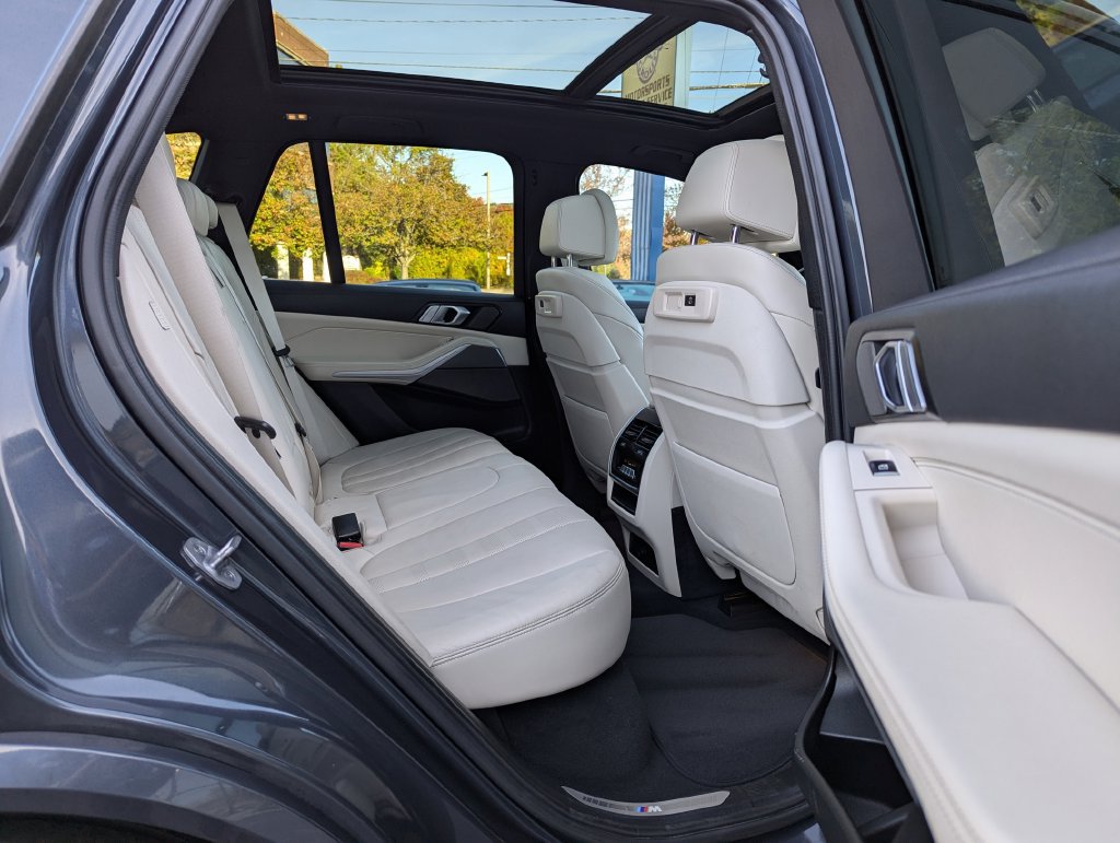 Used 2022 BMW X5 M50i AWD/4WD image 37