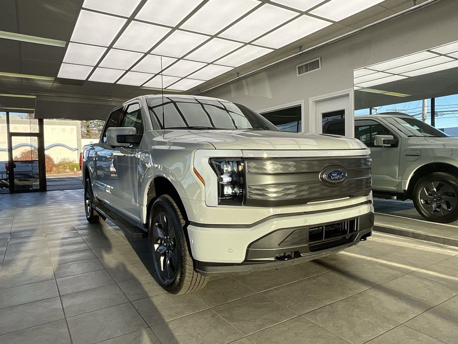 Used 2023 Ford F150 Lightning Lariat AWD/4WD image 1