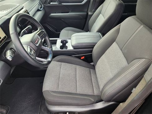 Used 2025 GMC Acadia Elevation image 7