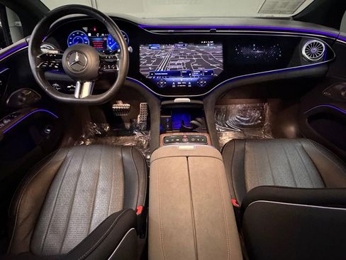 Used 2023 Mercedes-Benz EQS 580 4MATIC Sedan image 37