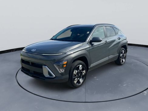 Used 2025 Hyundai Kona SEL AWD/4WD image 2