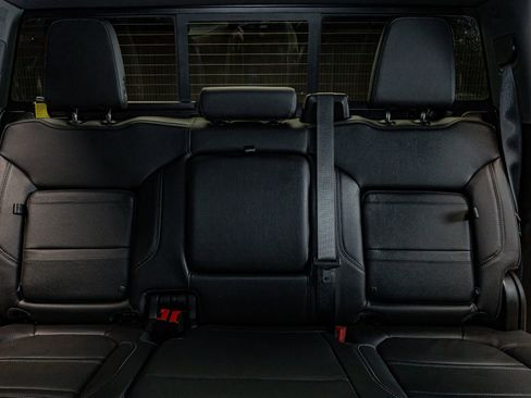 Used 2021 GMC Sierra 2500 Denali w/ Denali Black Diamond Edition image 21