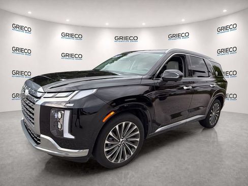 Used 2024 Hyundai Palisade Calligraphy FWD image 3