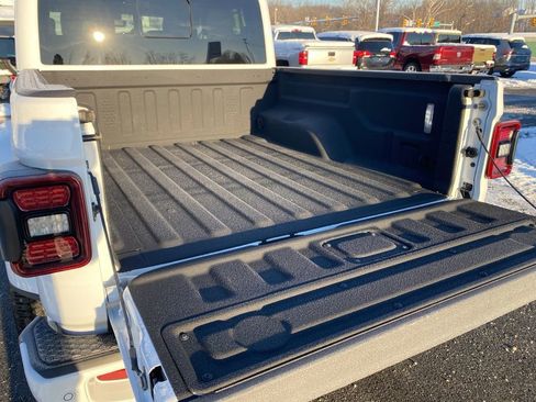 Certified 2021 Jeep Gladiator Overland image 16