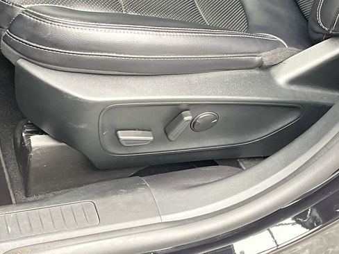 Used 2022 Ford Escape Titanium w/ Class II Trailer Tow Package image 12