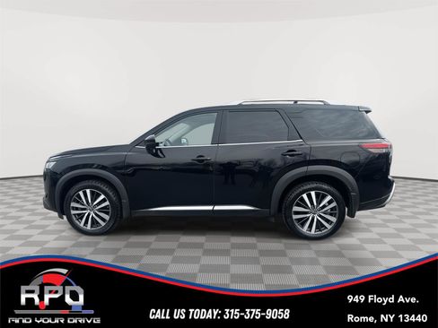 Used 2022 Nissan Pathfinder Platinum w/ Cargo Package AWD/4WD image 2