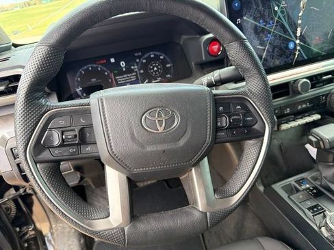 Used 2025 Toyota Tacoma TRD Off-Road w/ TRD Off Road Upgrade Package AWD/4WD image 17