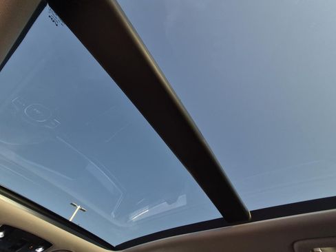 Used 2025 Kia Sorento EX w/ Panoramic Sunroof Package FWD image 19
