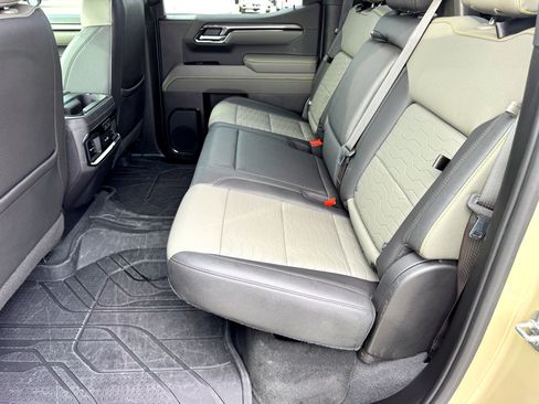 Used 2022 Chevrolet Silverado 1500 ZR2 w/ Technology Package image 21