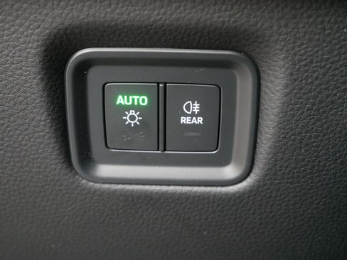 Used 2024 Porsche Cayenne image 26