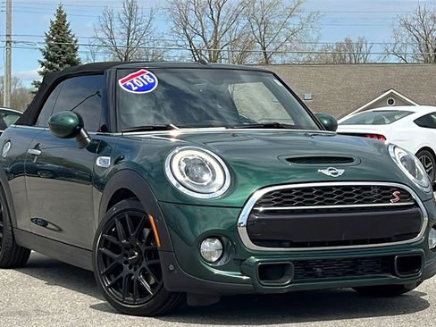 Used 2018 MINI Cooper S image 3
