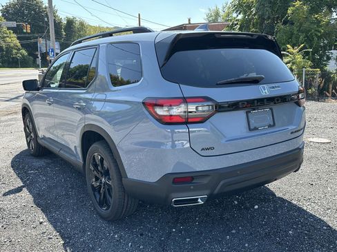 New 2025 Honda Pilot Black Edition image 5