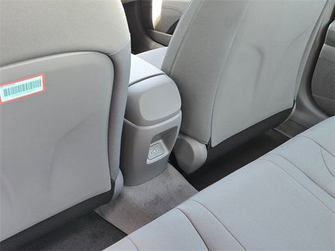 New 2025 Hyundai Elantra SEL image 12