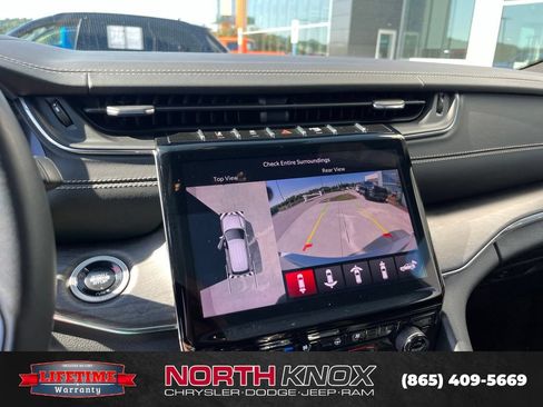 Used 2024 Jeep Grand Cherokee L Overland w/ Advanced Protech Group III AWD/4WD image 12