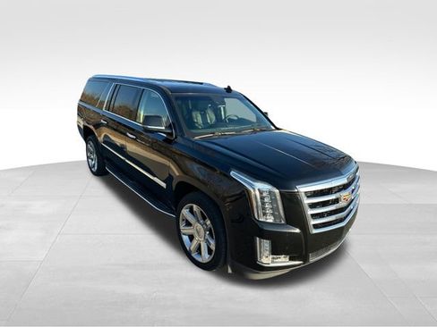 Used 2017 Cadillac Escalade ESV Premium Luxury image 7