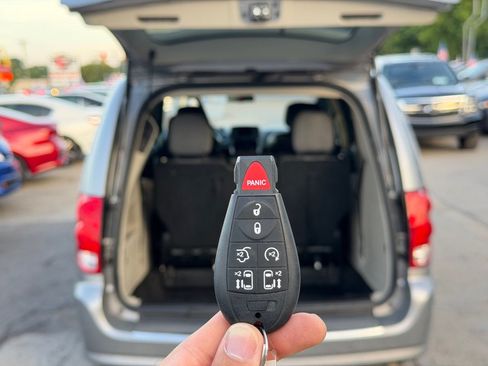 Used 2018 Dodge Grand Caravan SXT FWD image 8