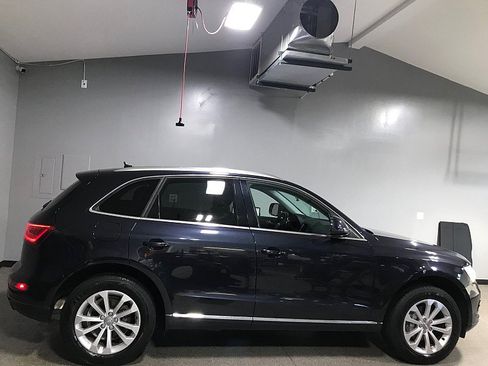 Used 2013 Audi Q5 2.0T Premium w/ Convenience Pkg AWD/4WD image 2