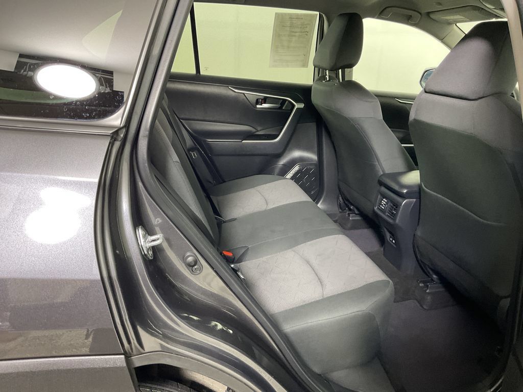 Used 2025 Toyota RAV4 XLE FWD image 26
