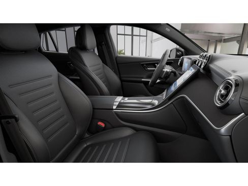 Certified 2025 Mercedes-Benz GLC 300 4MATIC image 4