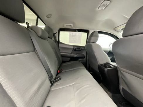 Used 2016 Toyota Tacoma SR5 image 11