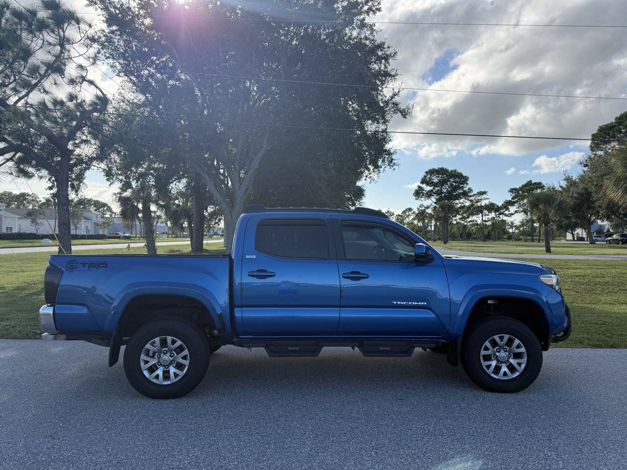 Used 2016 Toyota Tacoma SR5 RWD image 2