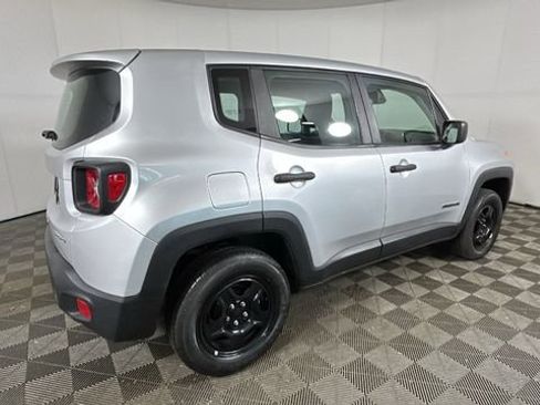 Used 2021 Jeep Renegade Sport AWD/4WD image 3