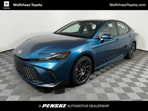 New 2026 Toyota Camry SE image 1