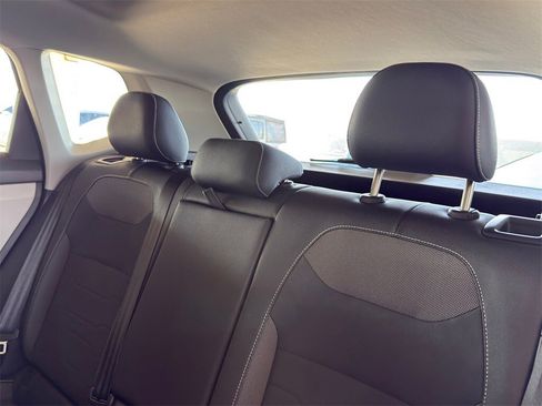 New 2026 Volkswagen Taos SE image 31