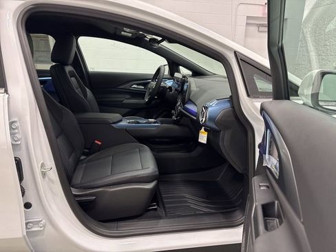New 2026 Chevrolet Equinox EV LT image 31