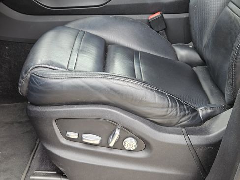 Used 2020 Porsche Cayenne image 33