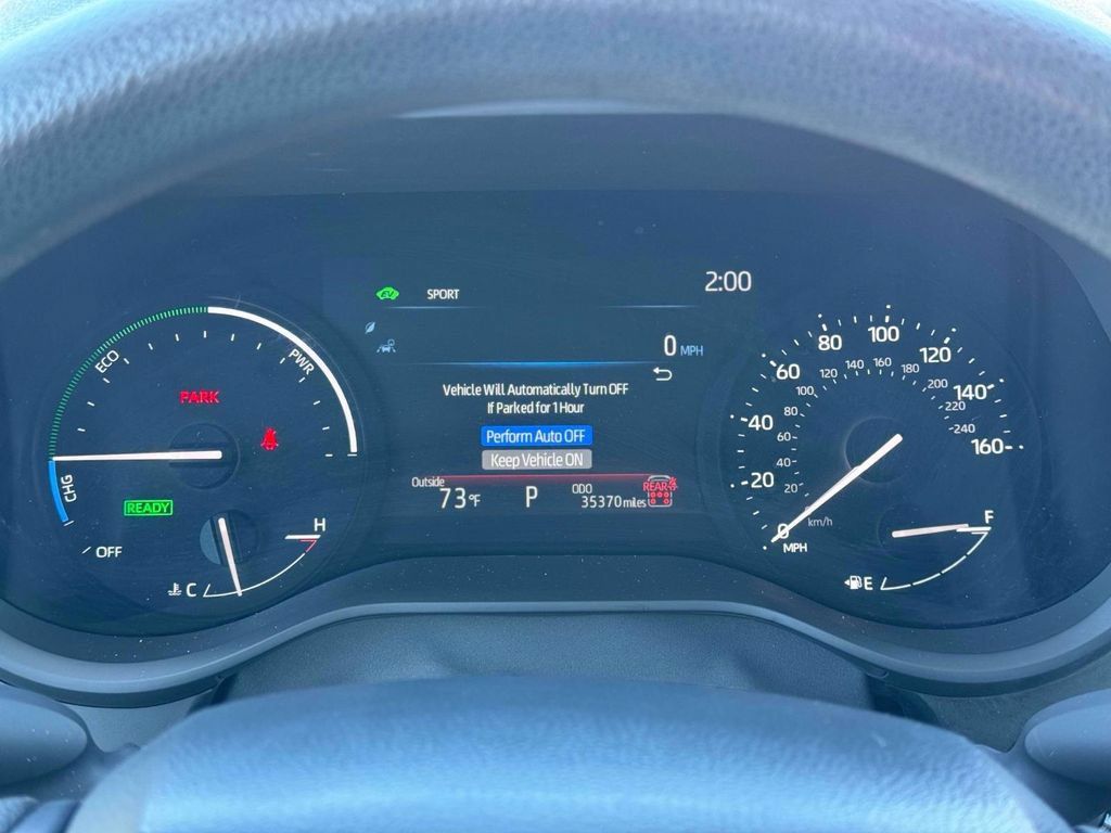 Used 2025 Toyota Sienna LE FWD image 27