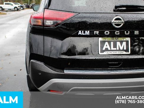 Used 2021 Nissan Rogue SV w/ Premium Package image 11