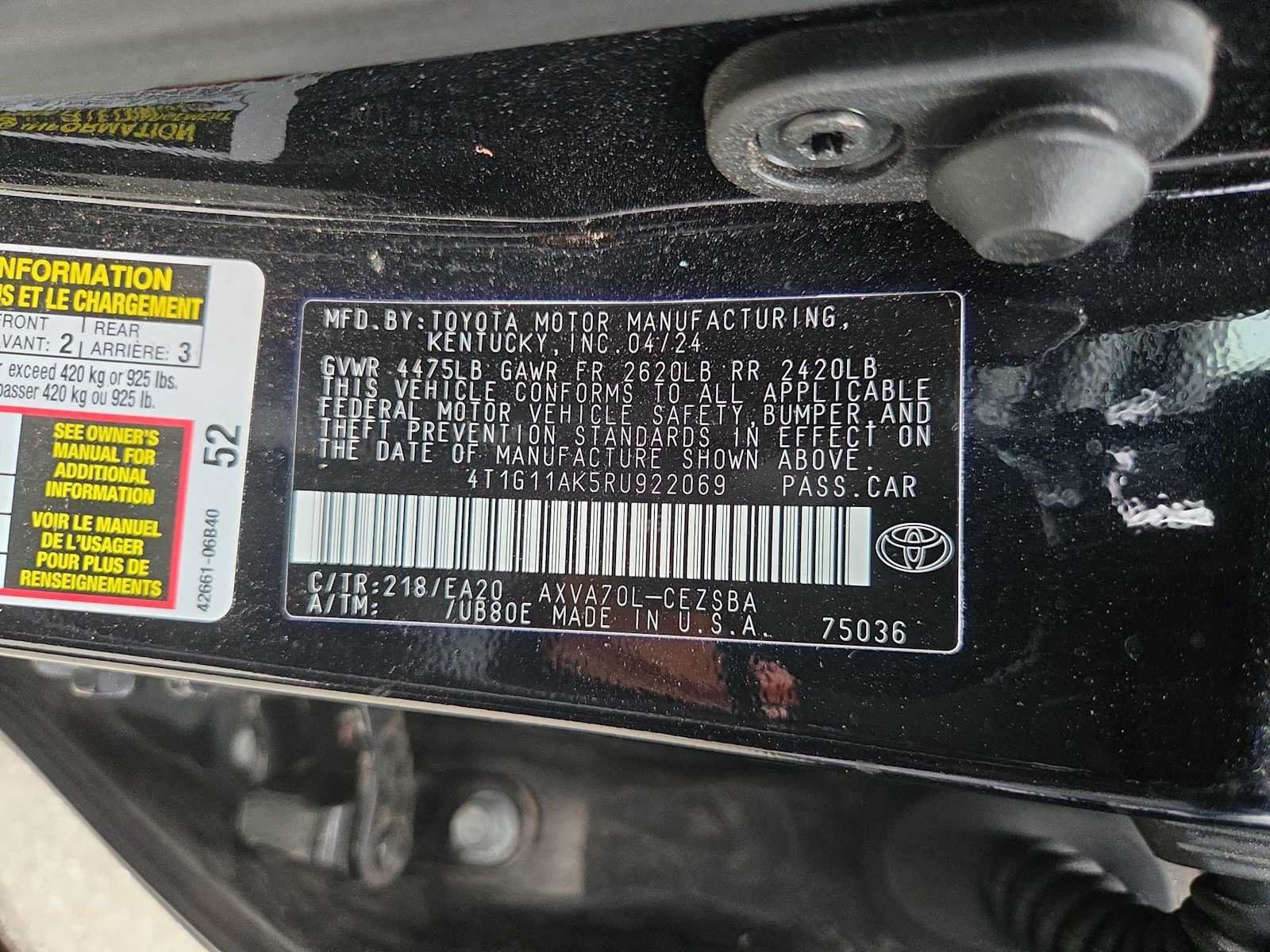 Used 2024 Toyota Camry SE w/ Cold Weather Package FWD image 9