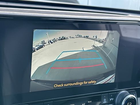 Used 2023 Toyota Highlander XLE image 19