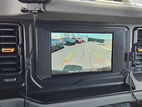 Used 2023 Ford Bronco Badlands image 13