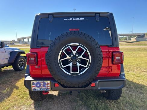 Used 2024 Jeep Wrangler Unlimited Rubicon image 6