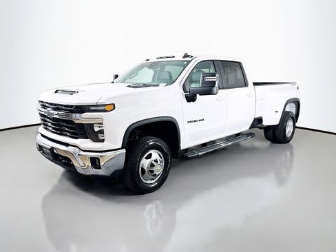 Used 2024 Chevrolet Silverado 3500 LT w/ Safety Package AWD/4WD image 3
