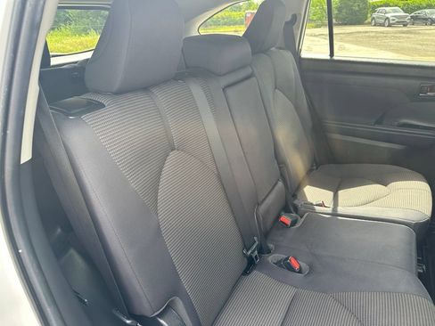 Used 2022 Toyota Highlander LE AWD/4WD image 35