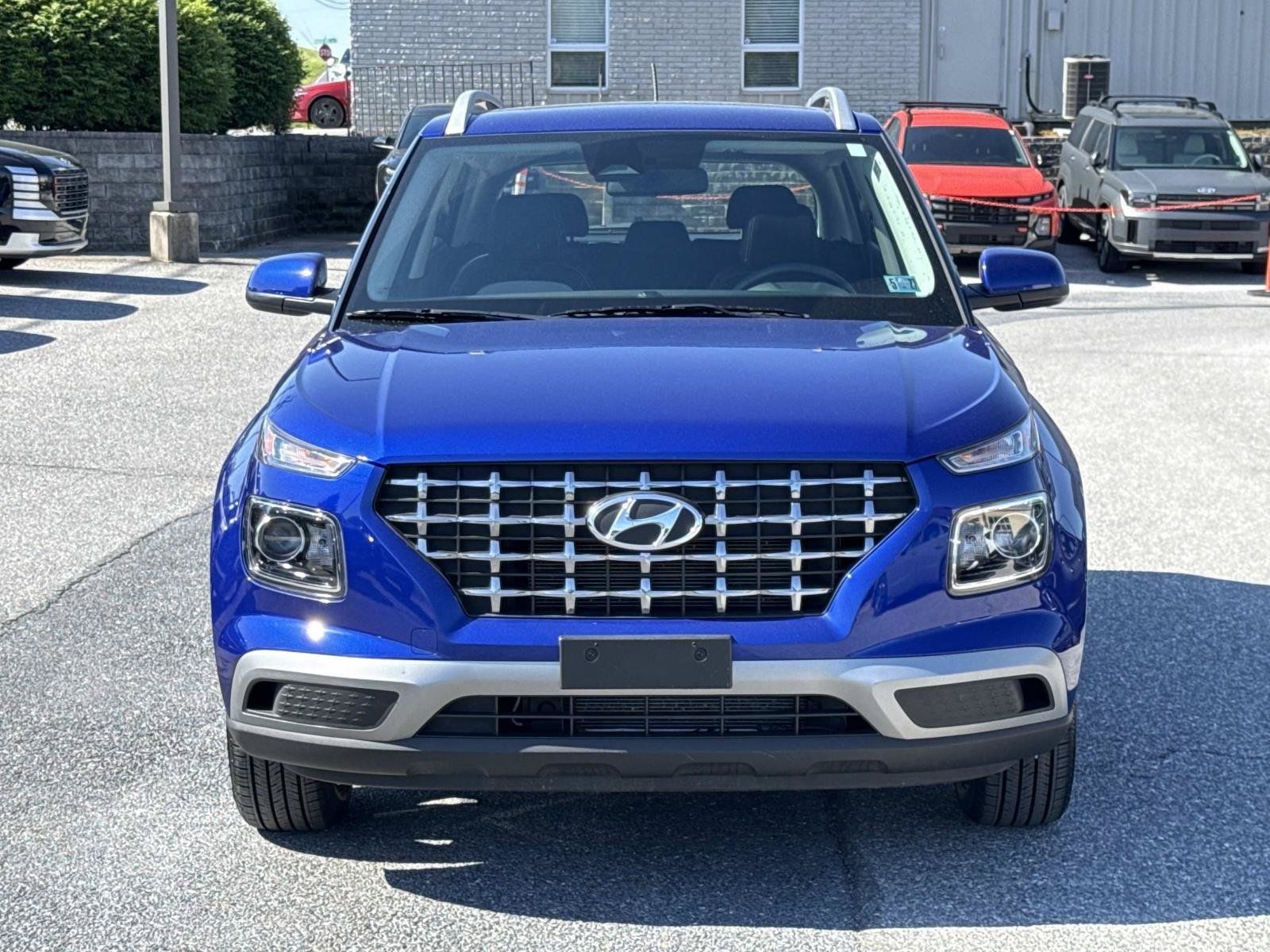 Used 2023 Hyundai Venue SEL w/ Cargo Package FWD image 29
