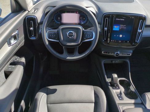 New 2025 Volvo XC40 B5 Core w/ Protection Package Premier image 15