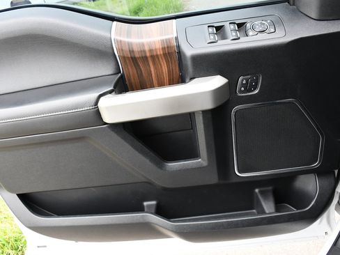 Used 2017 Ford F150 Lariat image 17