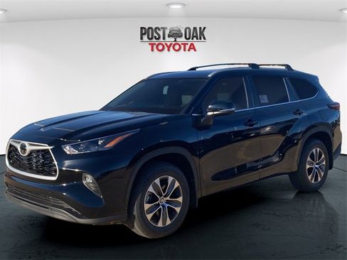 New 2026 Toyota Highlander XLE image 3