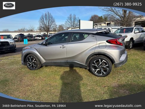 Used 2018 Toyota C-HR image 7