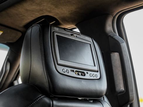 Used 2019 Cadillac Escalade Platinum image 42