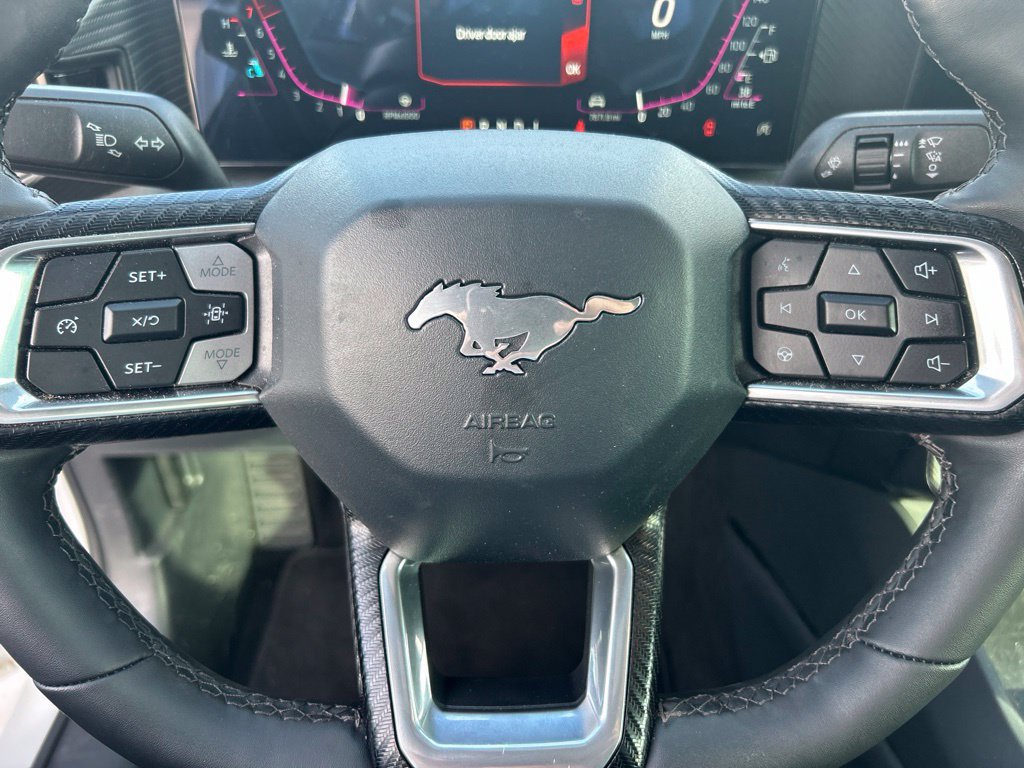 Used 2025 Ford Mustang Coupe RWD image 21