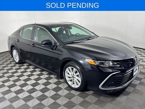 Certified 2022 Toyota Camry LE w/ Convenience Package FWD image 1