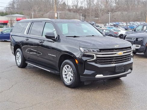Used 2024 Chevrolet Suburban LT image 7