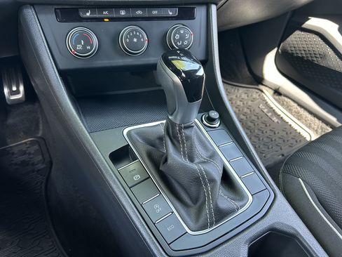 Certified 2024 Volkswagen Jetta Sport FWD image 24