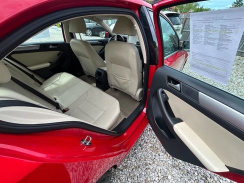 Used 2015 Volkswagen Jetta SE FWD image 10