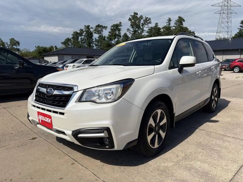 Used 2017 Subaru Forester 2.5i Premium AWD/4WD image 3